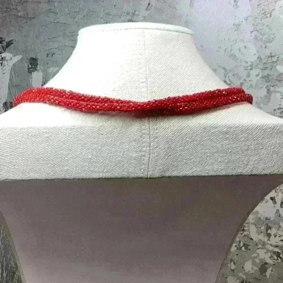 Red Glass Mesh Necklace - Picture 2 of 3